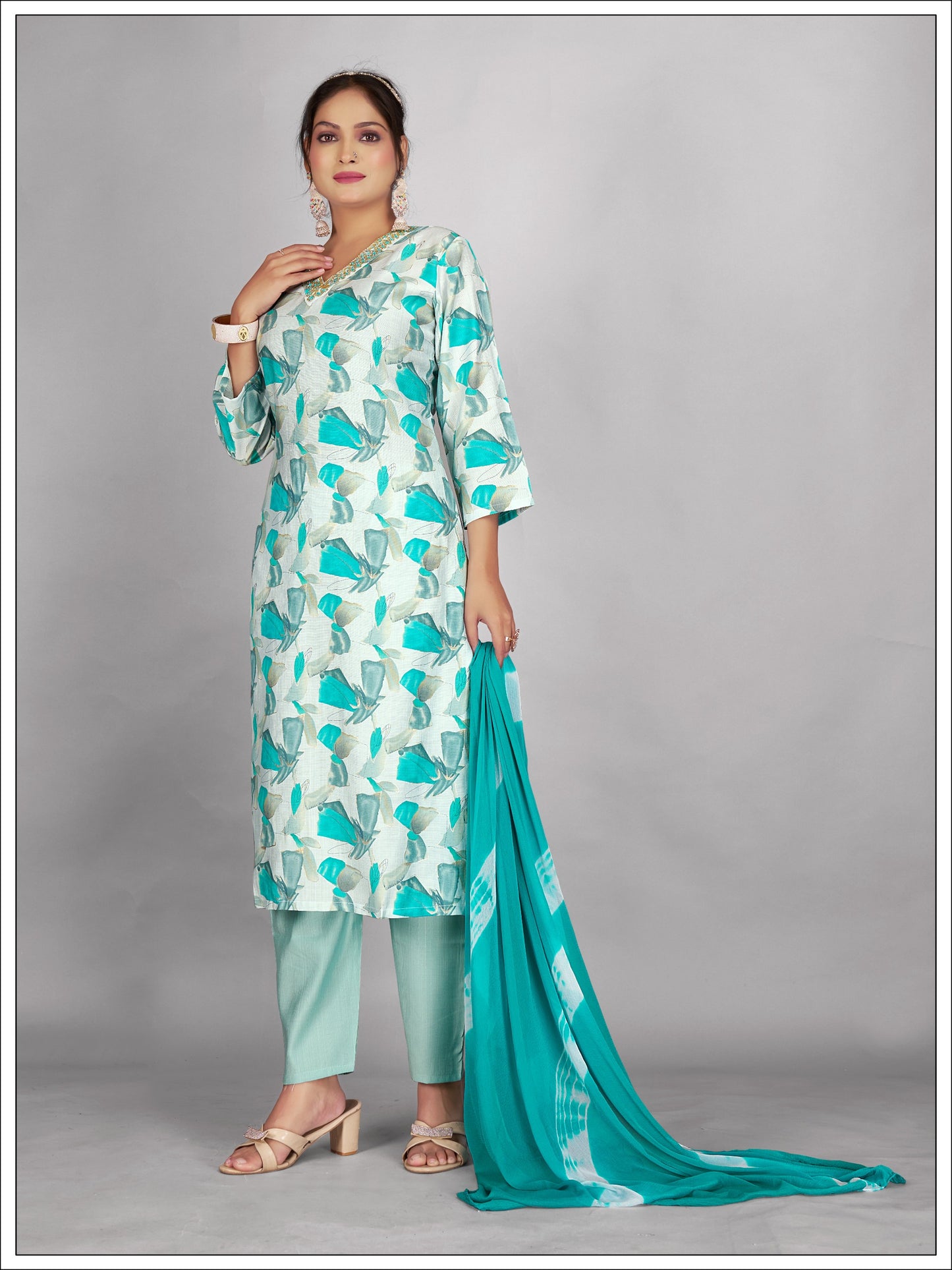 Contemporary Kurti with Coordinated Pant & Dupatta