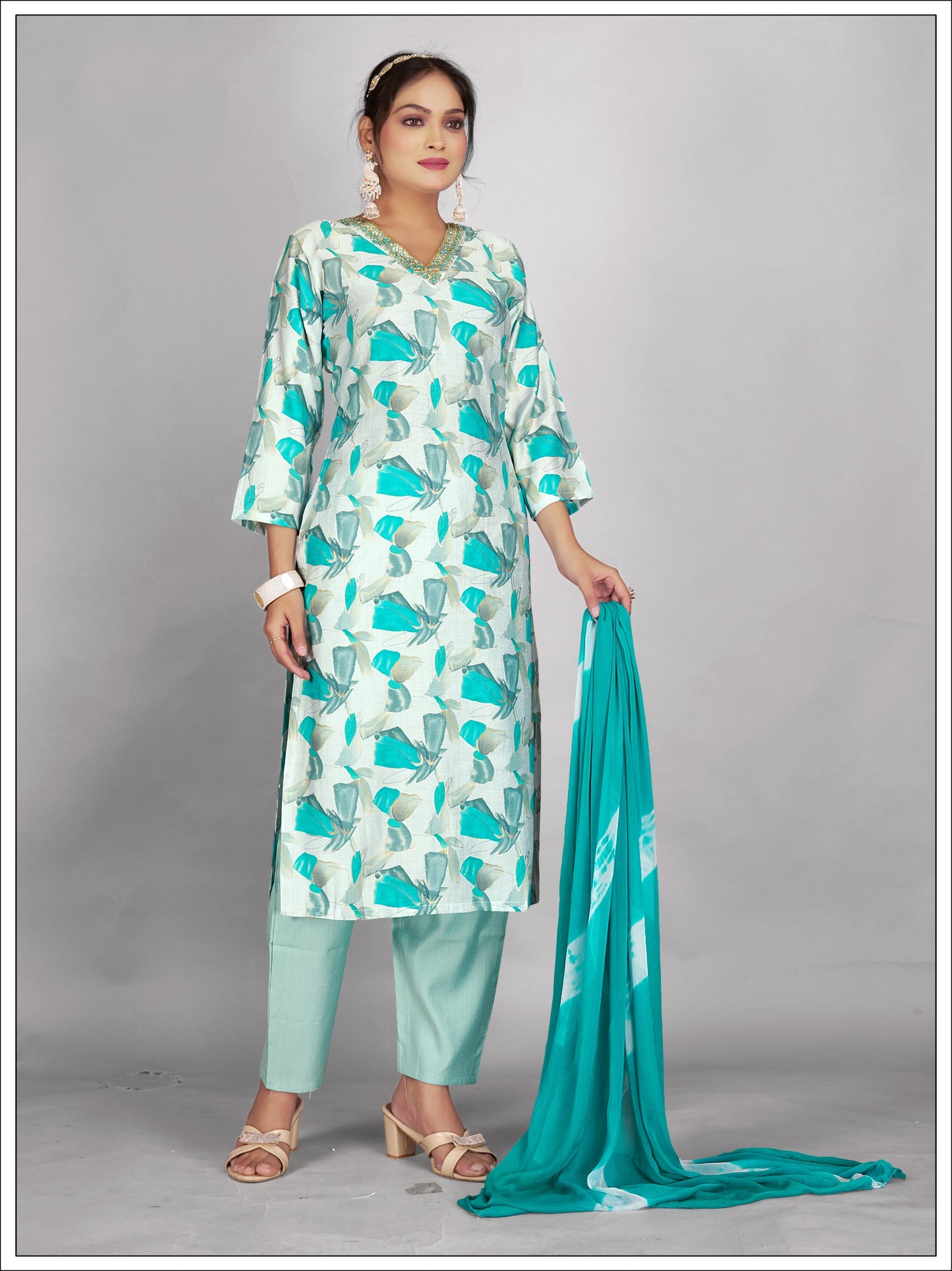 Contemporary Kurti with Coordinated Pant & Dupatta